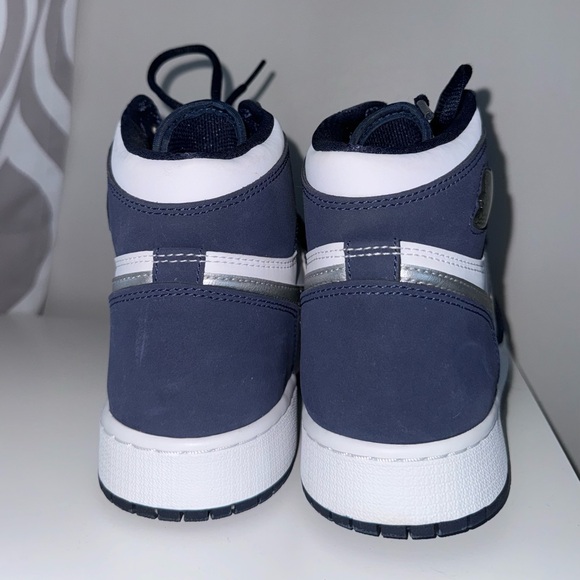 Air Jordan 1 Midnight Navy - Picture 5 of 5